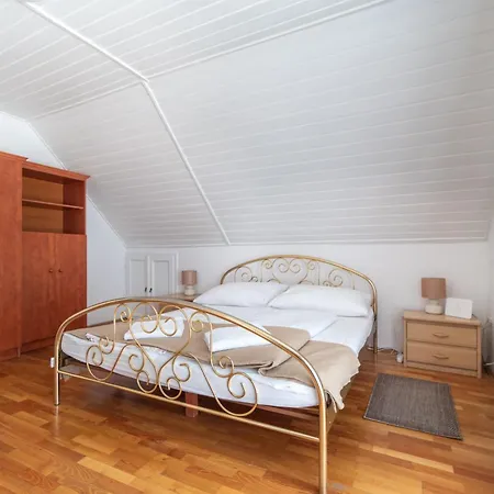 Jázmin Vendégház Casa vacanze Balatongyörök